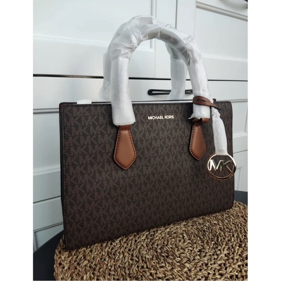 MICHAEL KORS BAG HANDBAG SATCHEL WITH CROSSBODY STRAP BROWN/GOLD SMALL SIZE - Picture 2 of 6